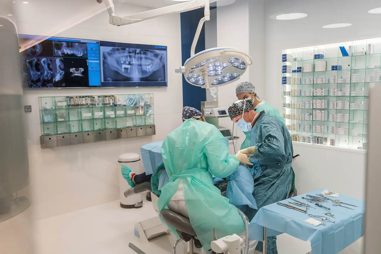 Implantes inmediatos - Bustillo & López