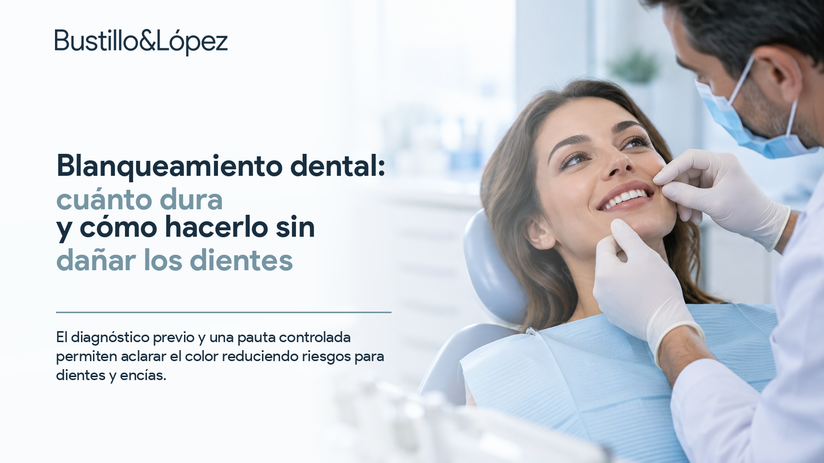 Odontólogo valorando el color dental antes de un blanqueamiento